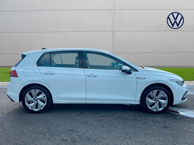 Used VW Golf VIII Style 148 HP (108 kW) 2020 White Hatchback