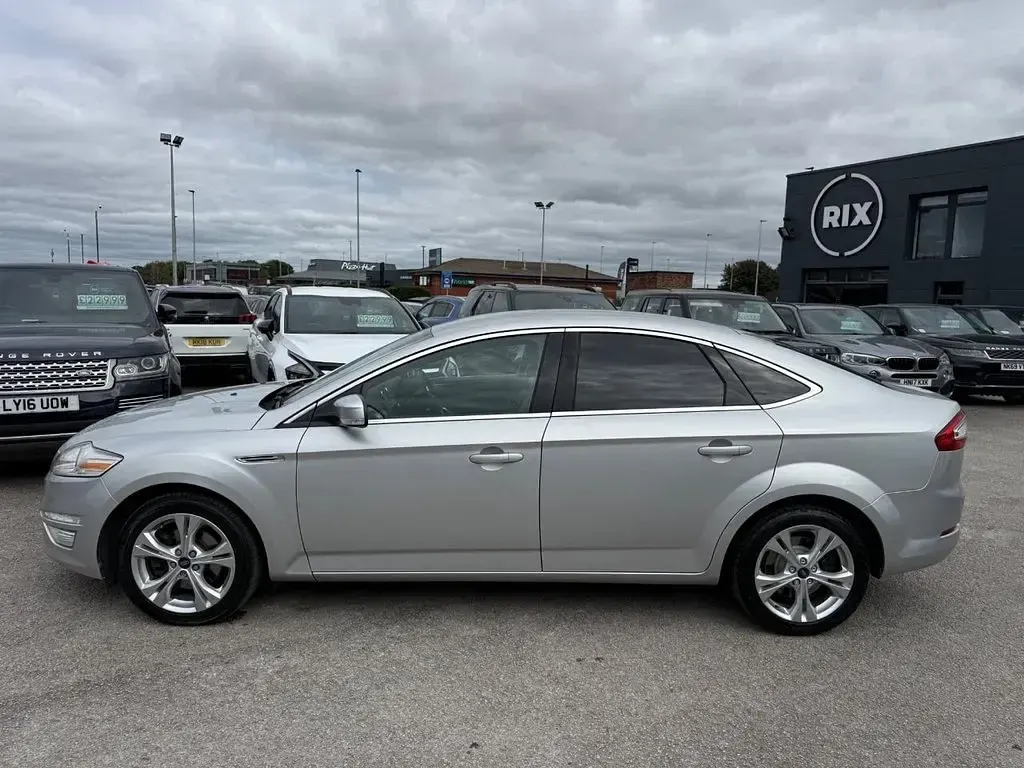 Used Ford Mondeo Business Edition 2014 Silver Hatchback