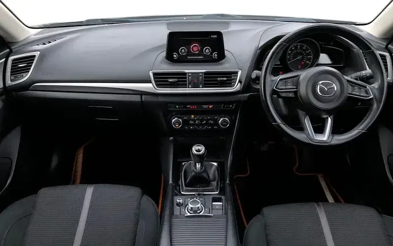 Begagnad Mazda 3 120 HK (88 kW) 2017 Grå Halvkombi