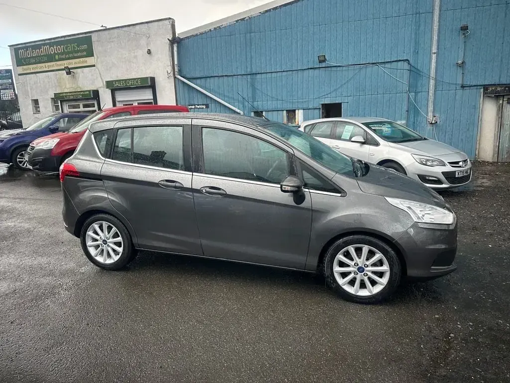 Used Ford B-MAX Titanium 100 HP (73 kW) 2017 Grey MPV