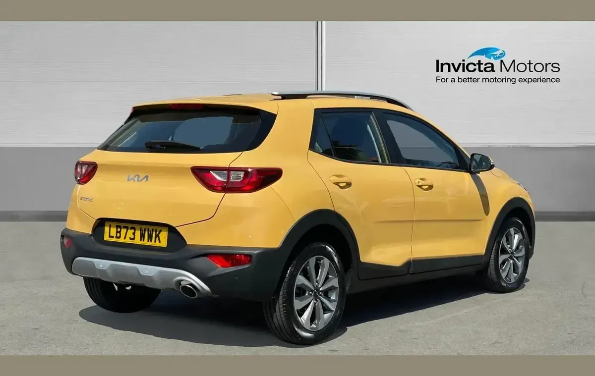 Used Kia Stonic 99 HP (72 kW) 2023 Yellow SUV