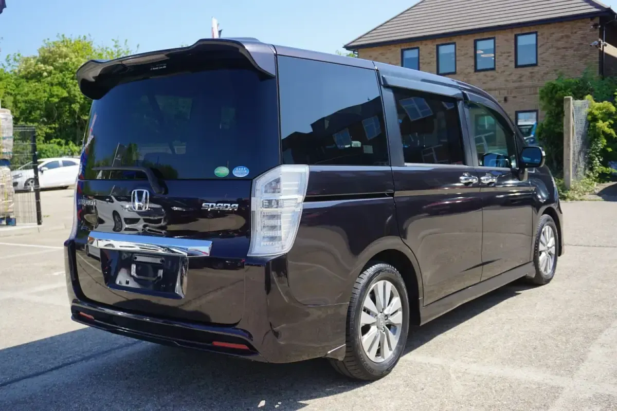 Używany Honda Stepwgn 2013 Purpurowy Minivan