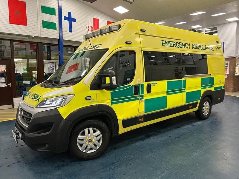 Used Fiat Ducato 176 HP (129 kW) 2019 Yellow Van