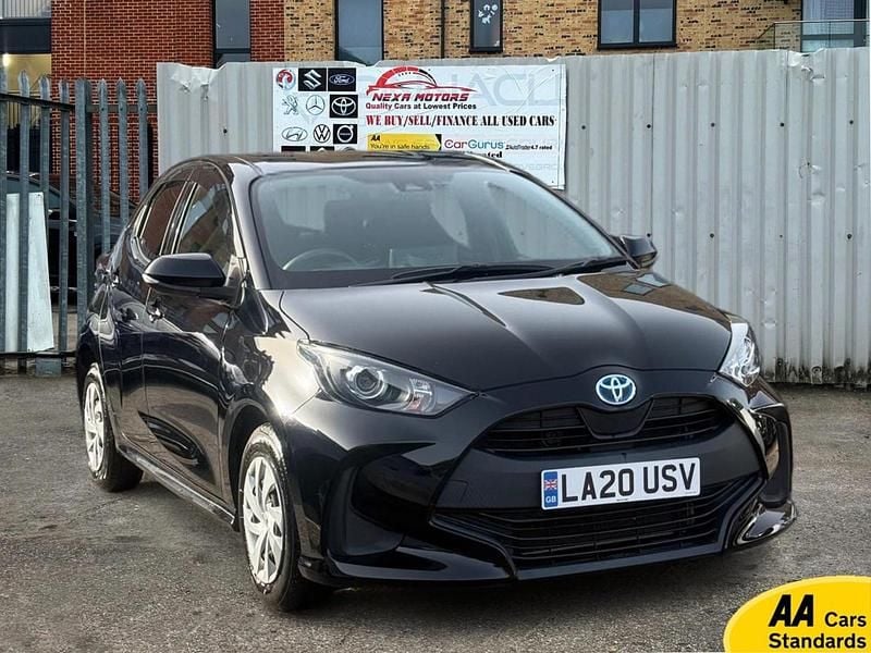 Used Toyota Yaris Hybrid Design 116 HP (85 kW) 2020 Black Hatchback