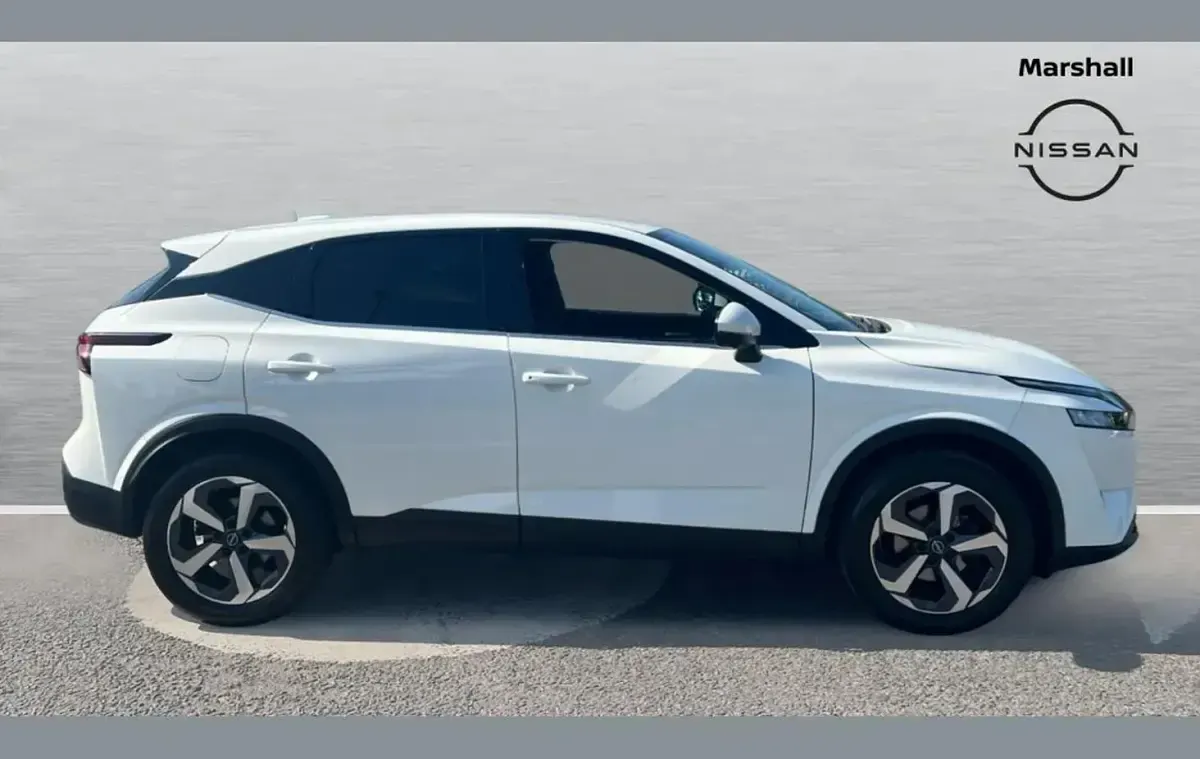 Used Nissan Qashqai N-Connecta 155 HP (114 kW) 2023 White SUV
