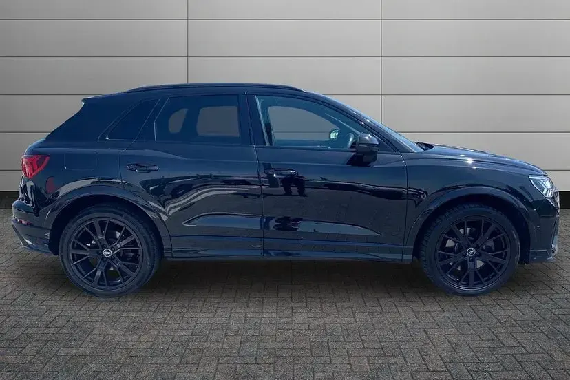 Used Audi Q3 Advanced 200 HP (147 kW) 2022 Black SUV
