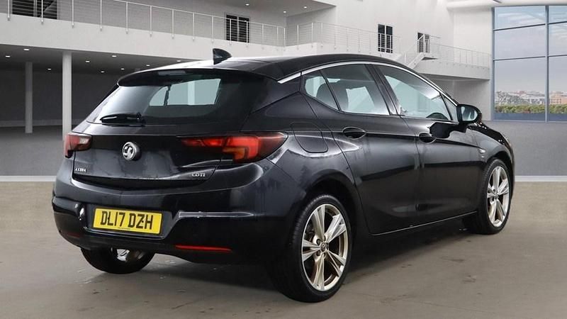Used Vauxhall Astra SRi 136 HP (100 kW) 2017 Black Hatchback