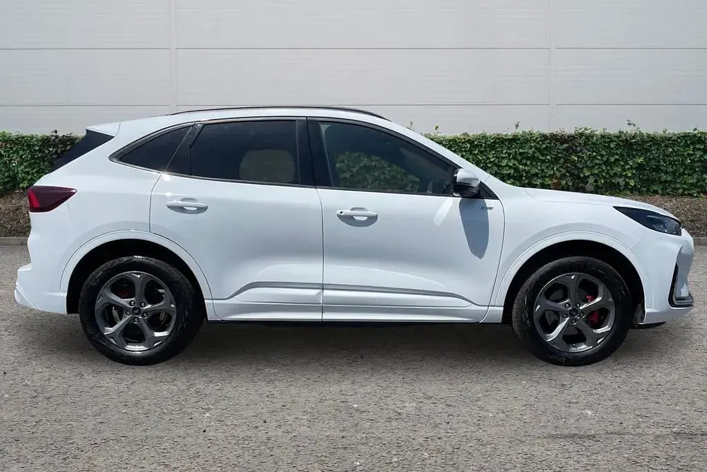 New Ford Kuga ST-Line 2026 White SUV