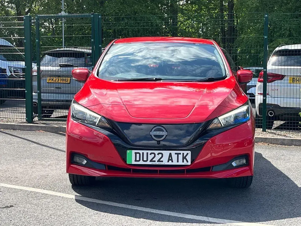 Used Nissan Leaf N-Connecta 110 kW (150 HP) 2022 Red Hatchback
