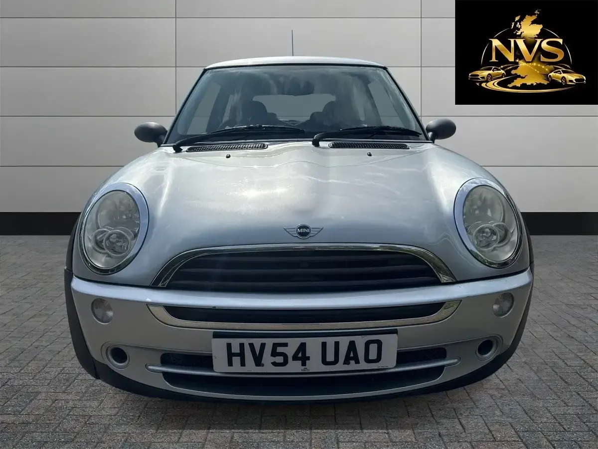 Usado Mini ONE Hatch 2004 Plateado Utilitario