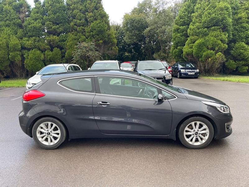 Used Kia ProCeed 2017 Silver Hatchback