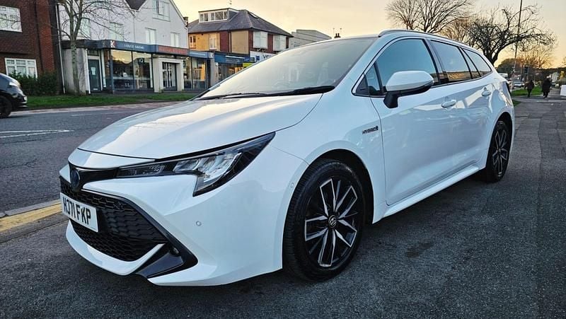 Used Toyota Corolla Design 2021 White Estate