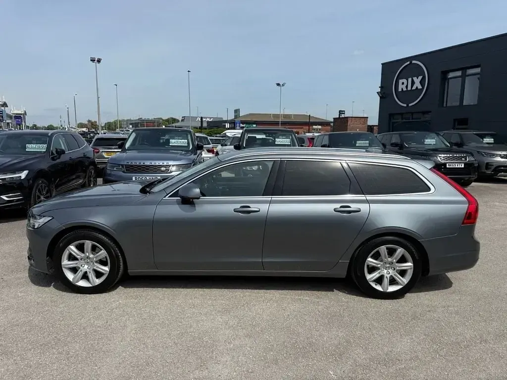 Usado Volvo V90 Momentum 2017 Gris Familiar