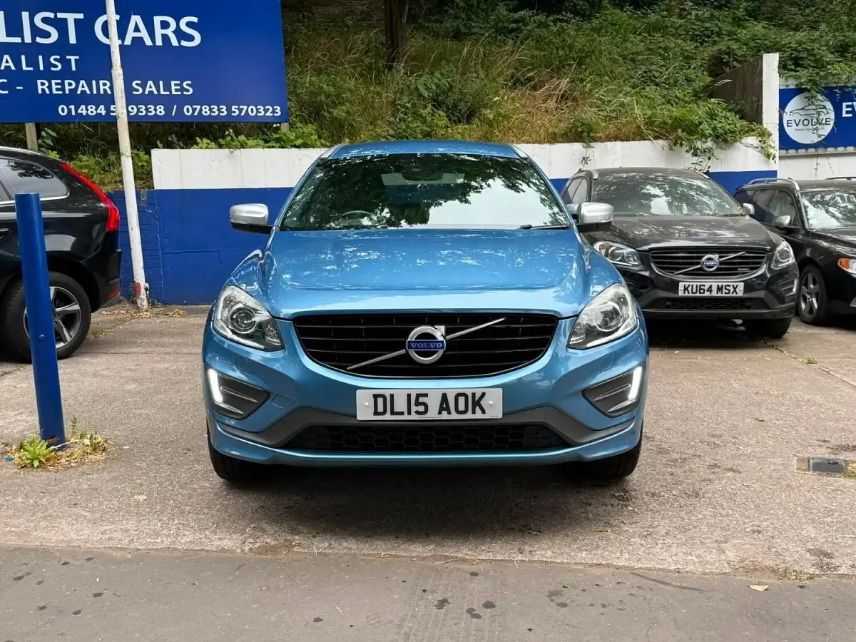 Used Volvo XC60 R-Design 190 HP (139 kW) 2015 Blue SUV