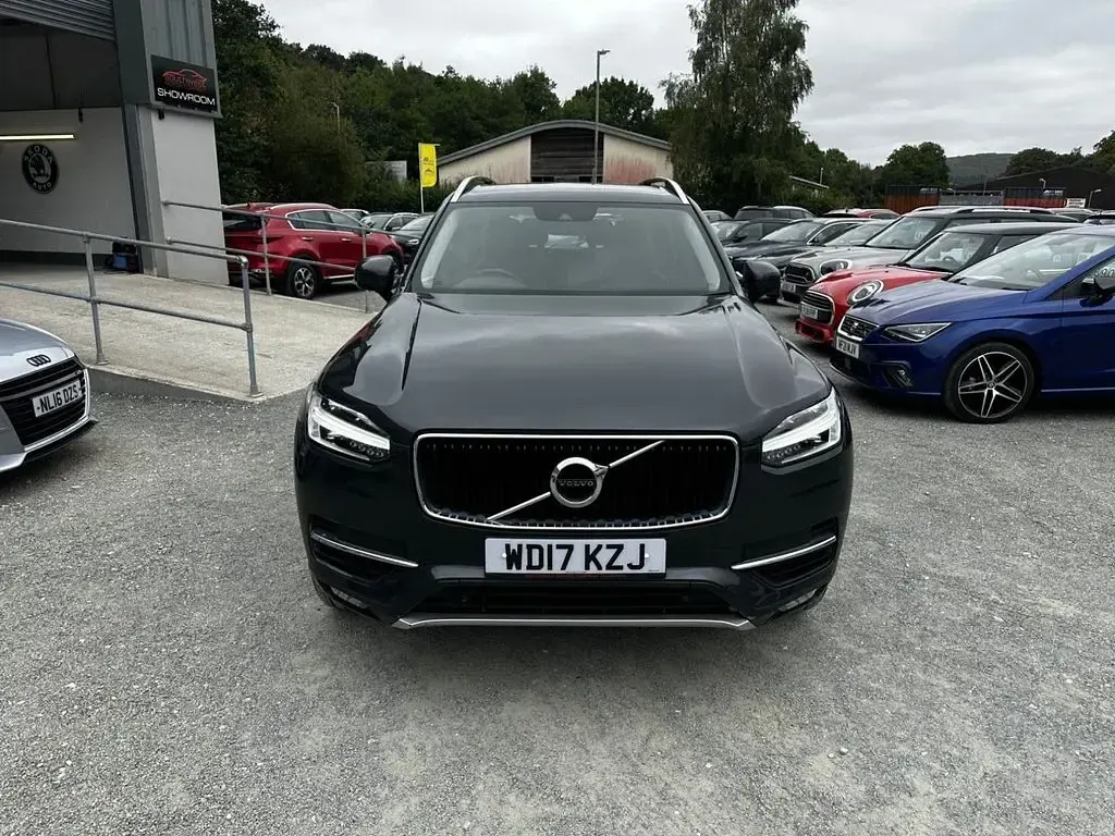 Used Volvo XC90 Momentum 235 HP (172 kW) 2017 Grey SUV