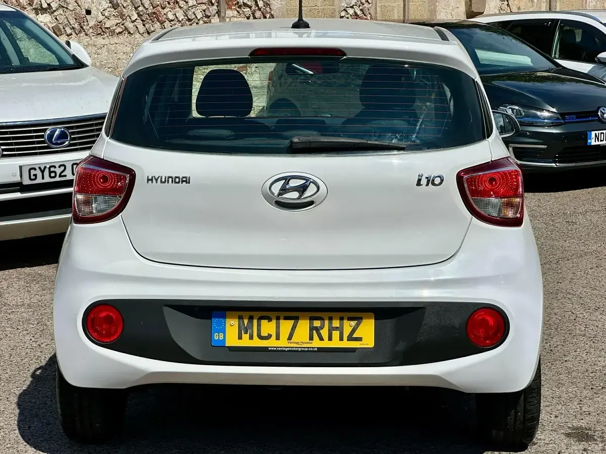 Used Hyundai i10 SE 2017 White Hatchback