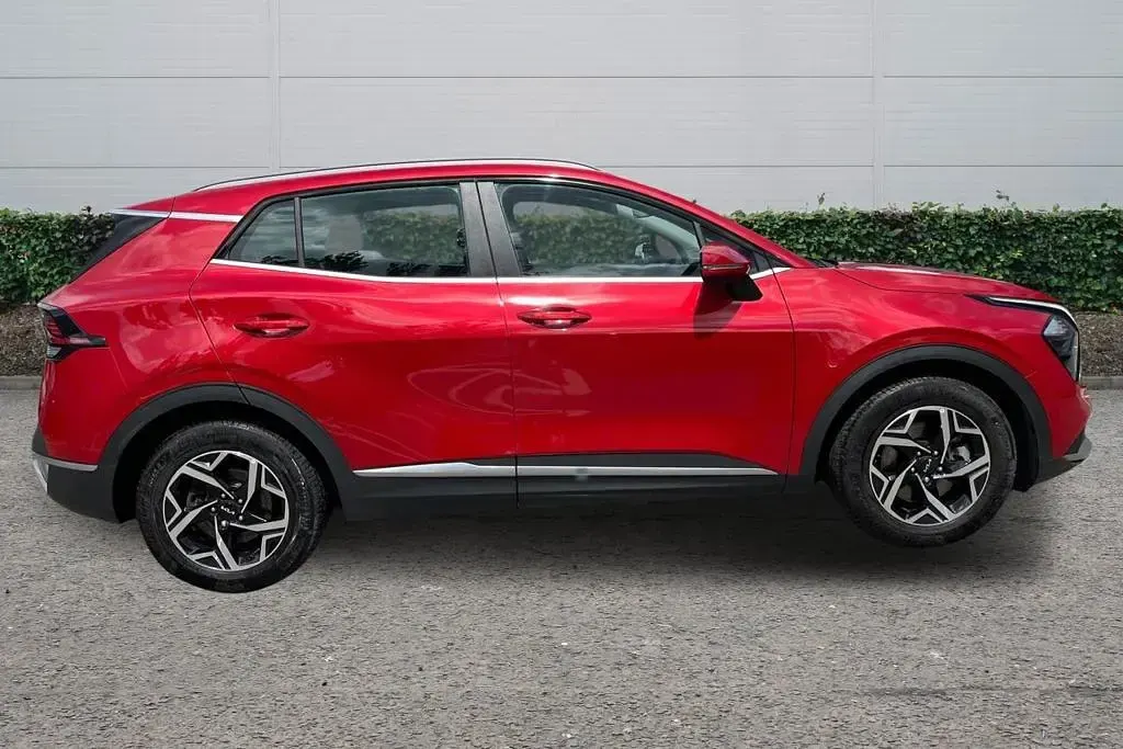 Used Kia Sportage 2025 Red SUV