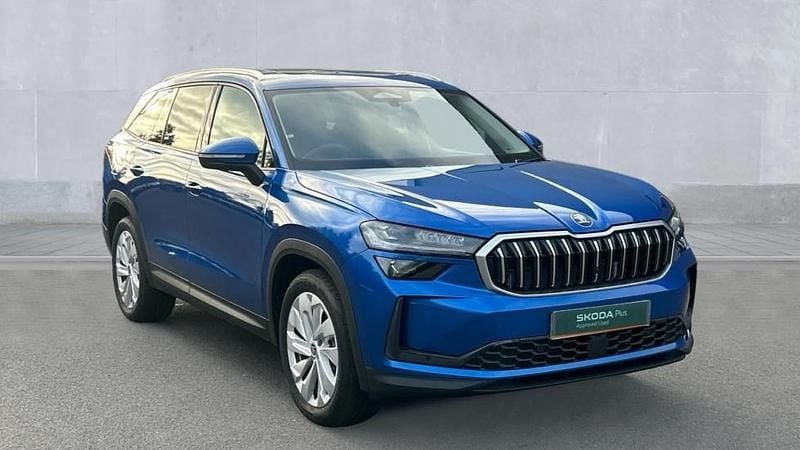 Race blue metallic New 2025 Skoda Kodiaq SE L SUV | £34,950 (Expensive) - Image 1/4
