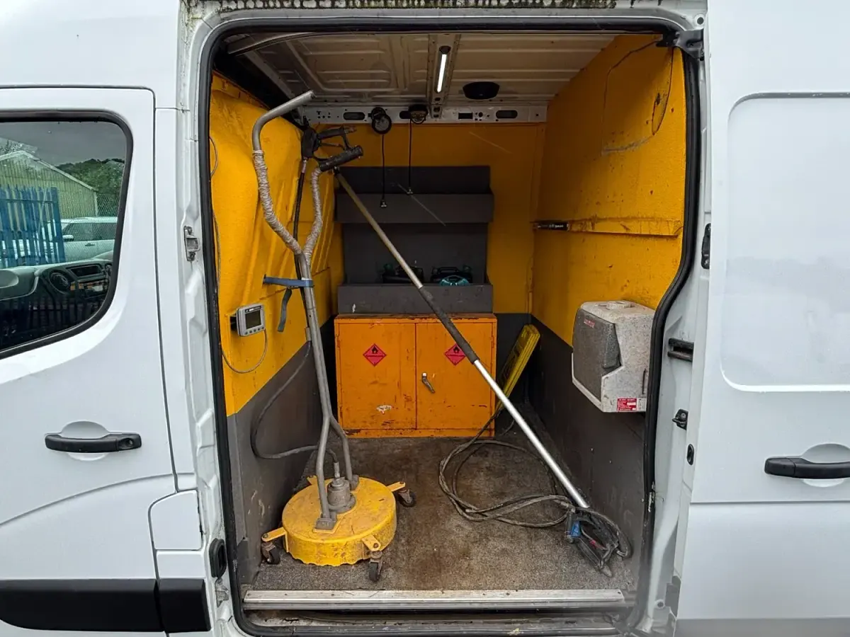 Used Vauxhall Movano 125 HP (91 kW) 2016 White MPV