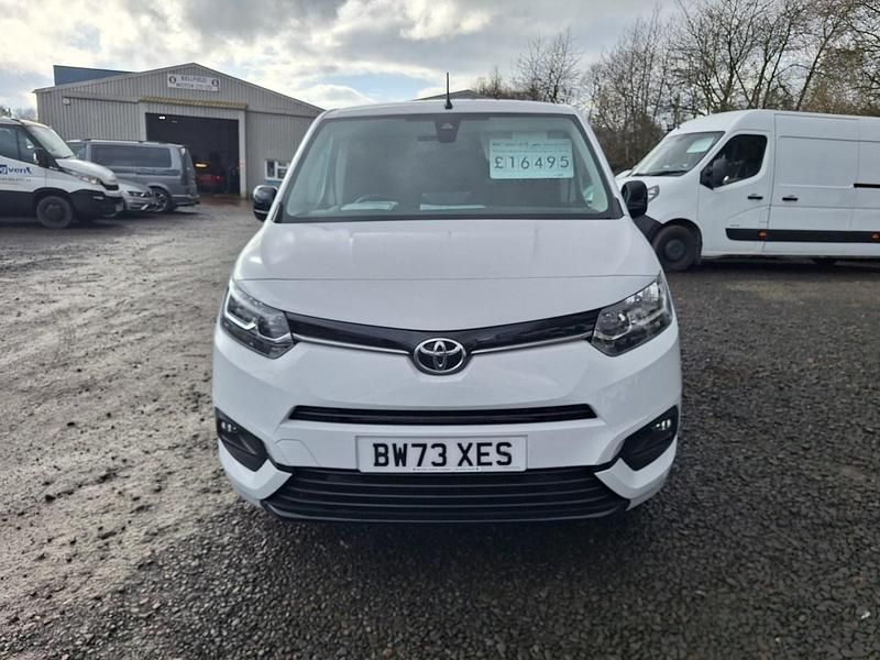 Used Toyota Proace Design 2024 White MPV
