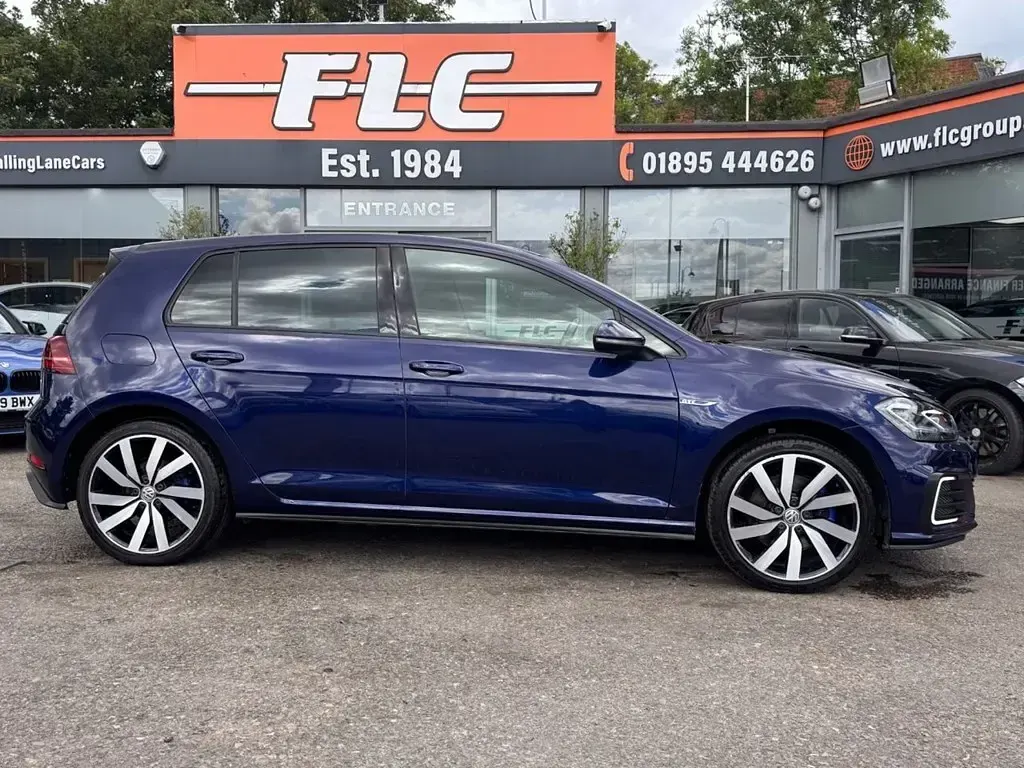 Używany VW Golf VII Advance 204 KM (150 kW) 2020 Niebieski Hatchback