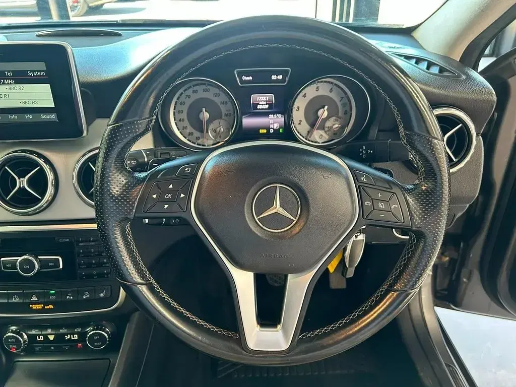 Used Mercedes GLA250 Premium 211 HP (155 kW) 2014 Grey SUV