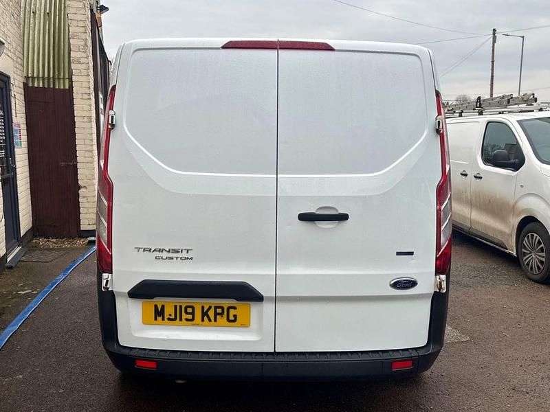 Used Ford Transit Custom 105 HP (77 kW) 2019 White Van