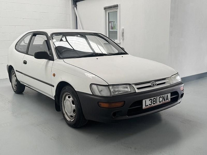 Used Toyota Corolla XLi 1993 White Hatchback