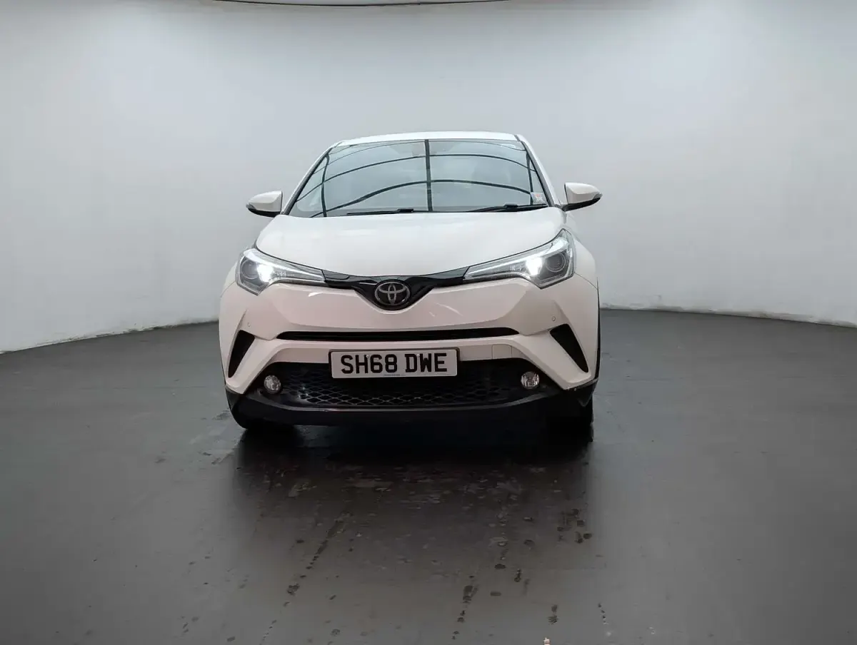 Used Toyota C-HR 116 HP (85 kW) 2018 White SUV