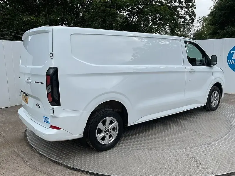 Used Ford Transit Custom Limited 136 HP (100 kW) 2023 Frozen white (solid colour)