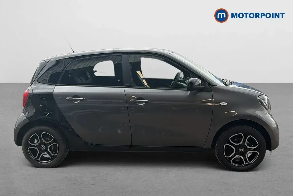 Used Smart ForFour Premium 71 HP (52 kW) 2018 Black Hatchback