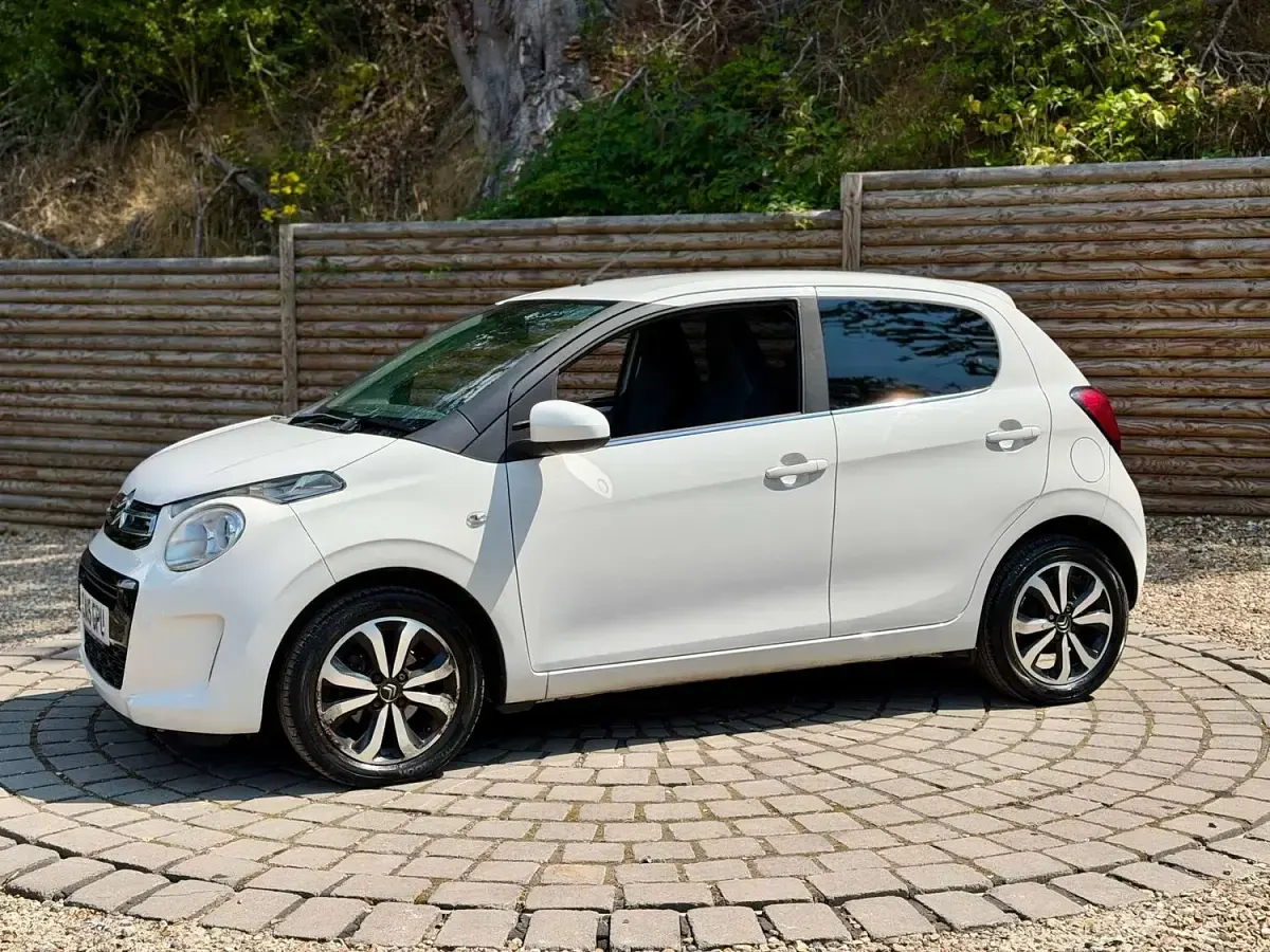 Used Citroën C1 Flair 68 HP (50 kW) 2015 White Hatchback