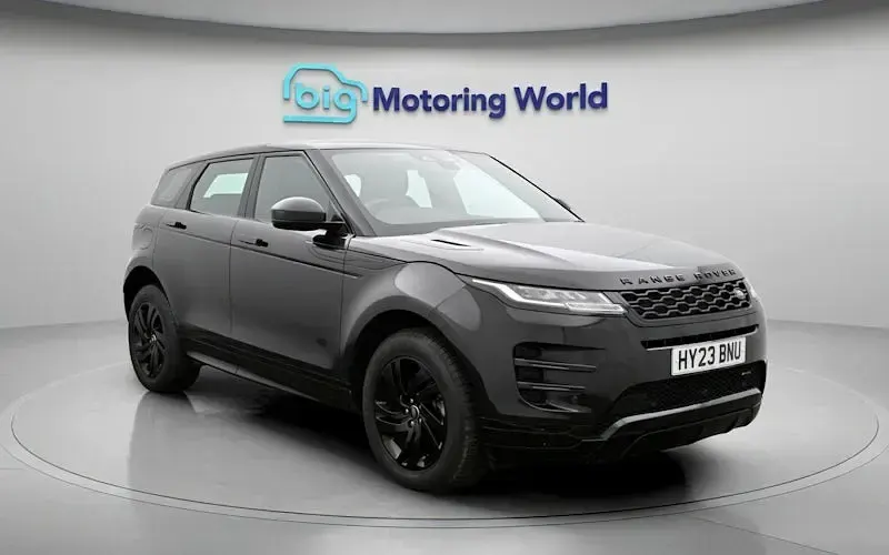 Käytetty Land Rover Range Rover evoque R-Dynamic 309 HP (227 kW) 2023 Musta Katumaasturi