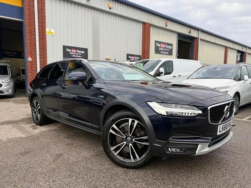 Used Volvo V90 CC Pro 2018 Blue Estate
