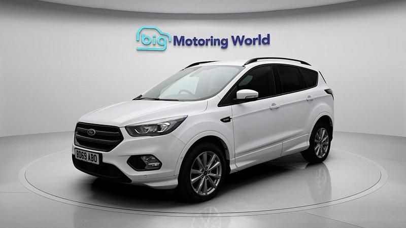 Used Ford Kuga ST-Line 150 HP (110 kW) 2019 White SUV