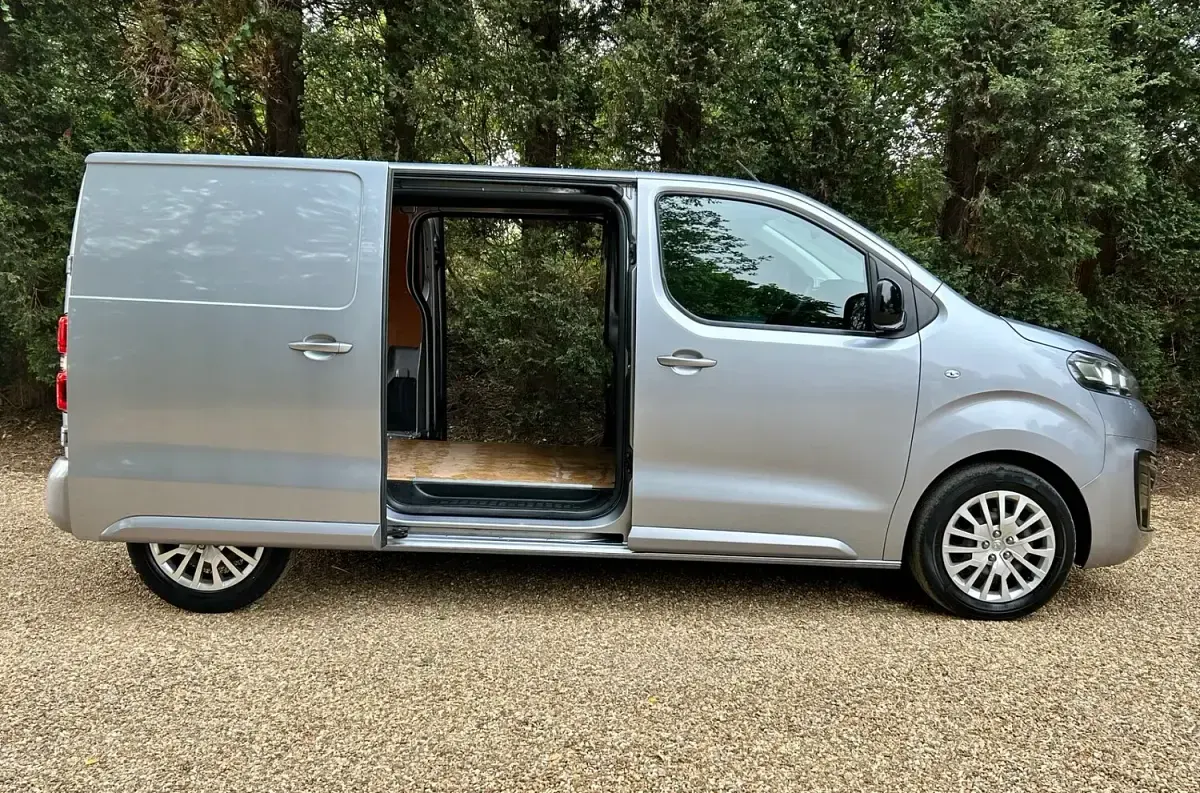 Used Vauxhall Vivaro 120 HP (88 kW) 2023 Grey MPV
