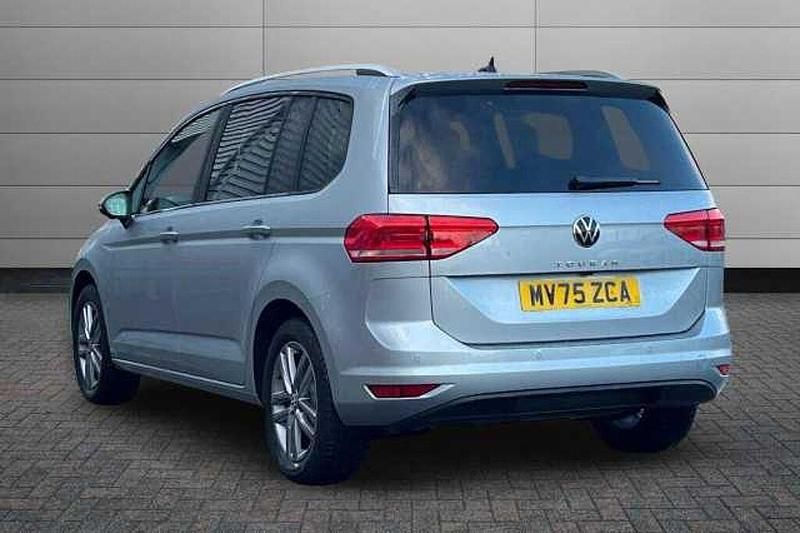 Used VW Touran Match 150 HP (110 kW) 2025 Silver MPV