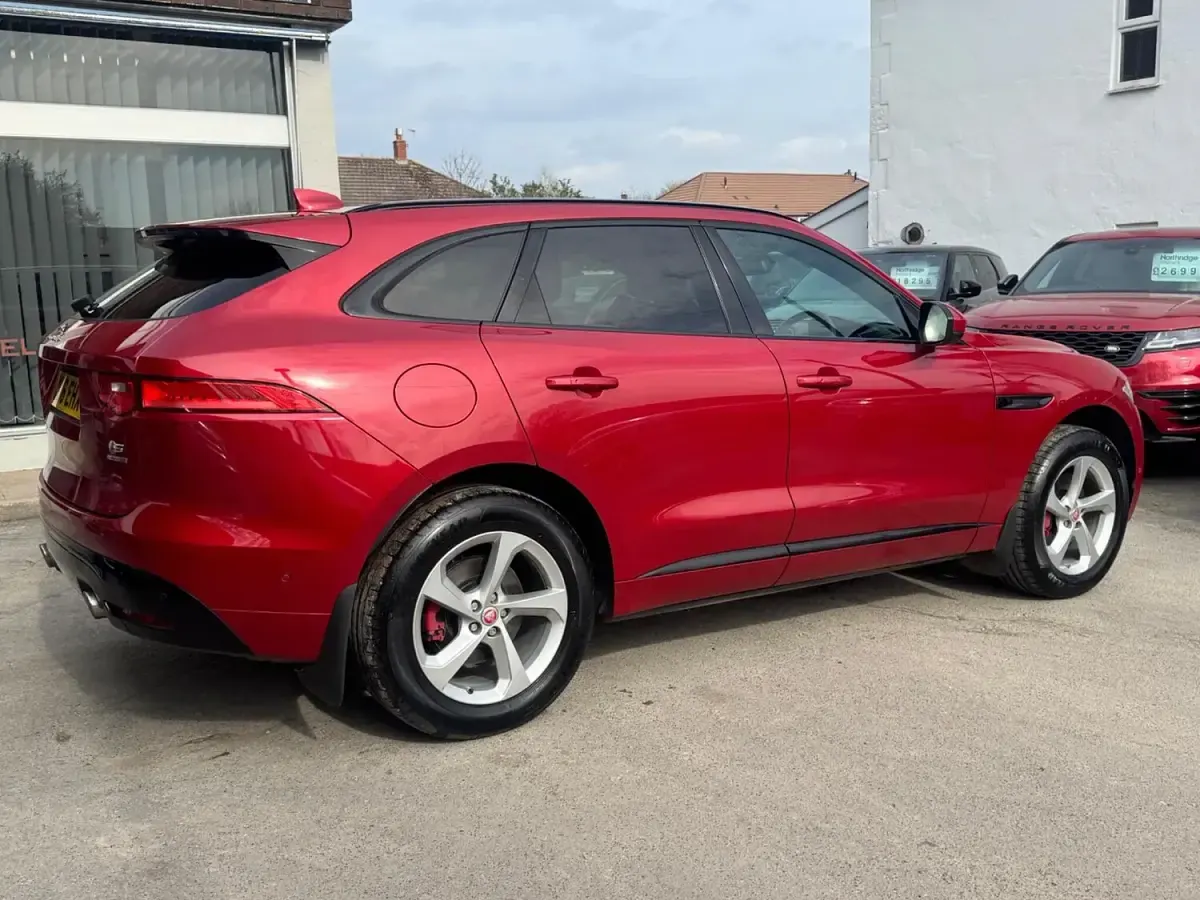Used Jaguar F-Pace S 300 HP (220 kW) 2016 Red SUV