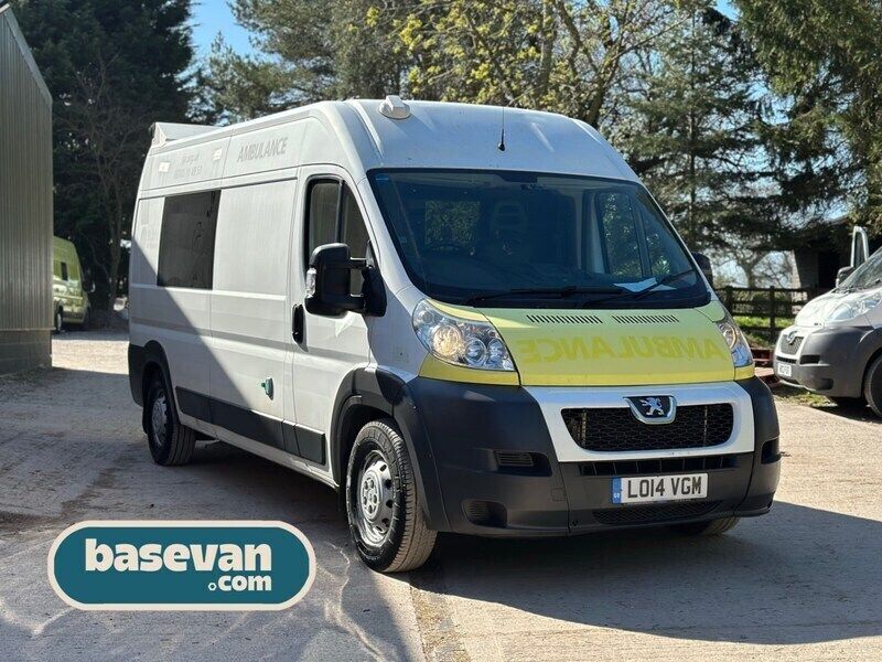White Used 2014 Peugeot Boxer Van | £9,995 - Image 1/3