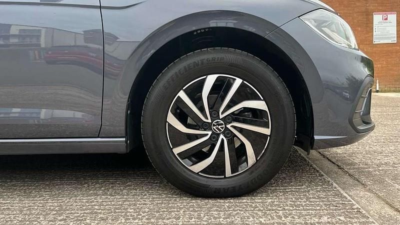 Used VW Polo Life 95 HP (69 kW) 2024 Grey Hatchback