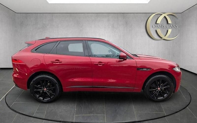 Used Jaguar F-Pace R-Sport 180 HP (132 kW) 2019 Red SUV