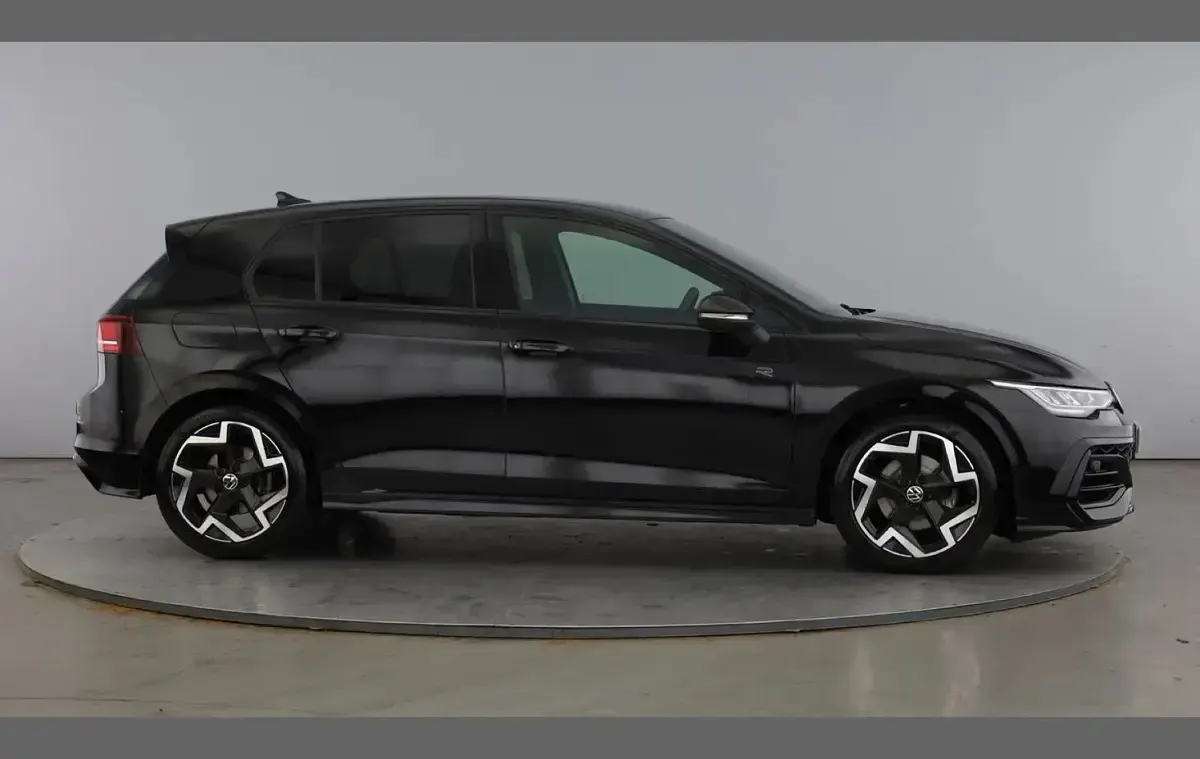 Used VW Golf VIII R-line 147 HP (108 kW) 2025 Black Hatchback