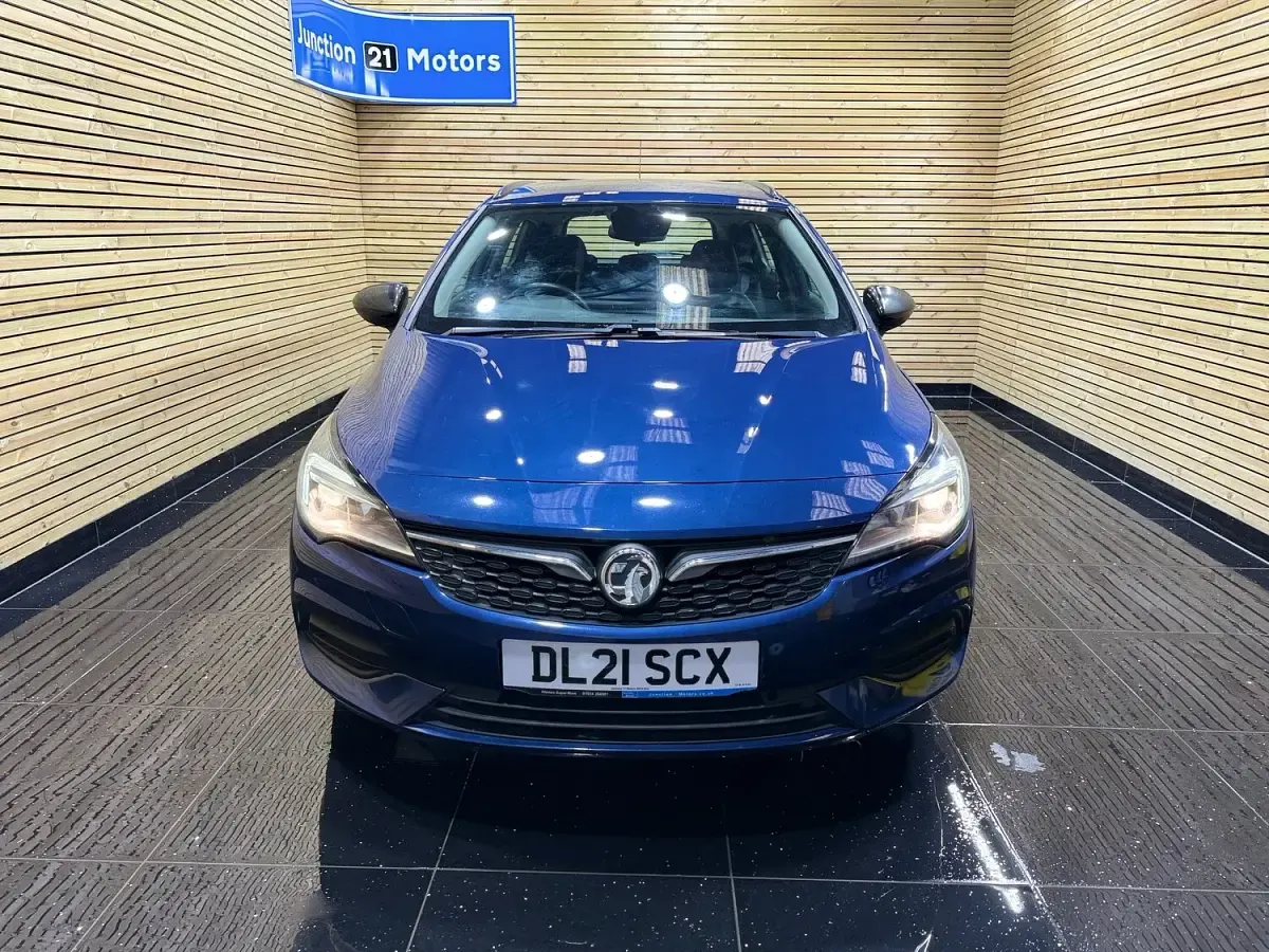 Używany Vauxhall Astra Business Edition 122 KM (89 kW) 2021 Niebieski Kombi