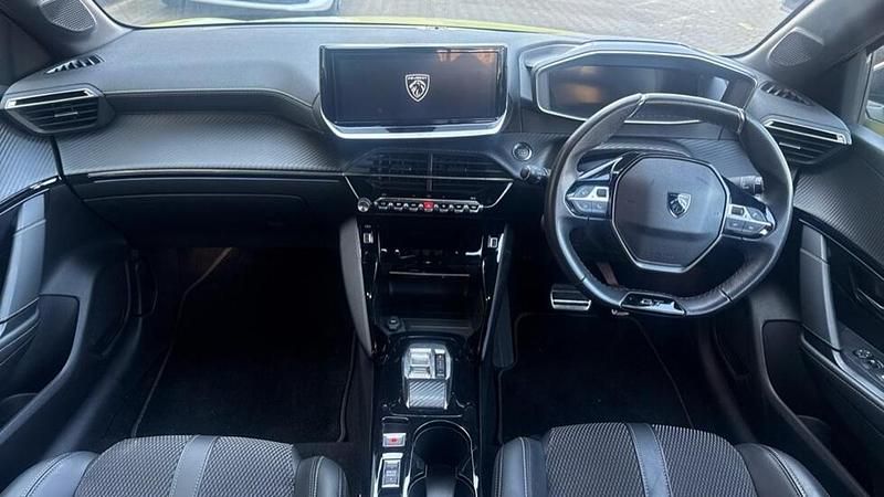 Used Peugeot e-208 GT 113 kW (154 HP) 2024 Yellow Hatchback