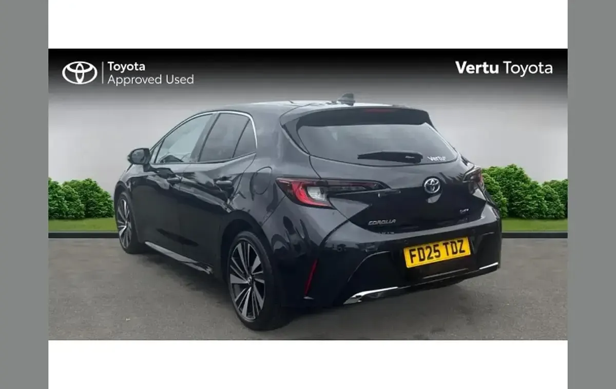 Used Toyota Corolla Design 138 HP (101 kW) 2025 Black Hatchback