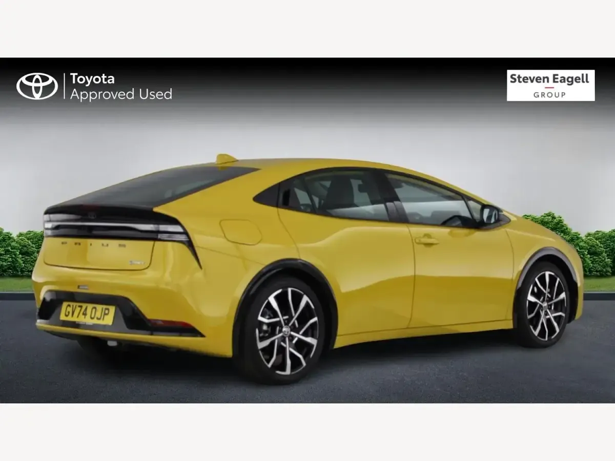 Begagnad Toyota Prius 2024 Gul Halvkombi