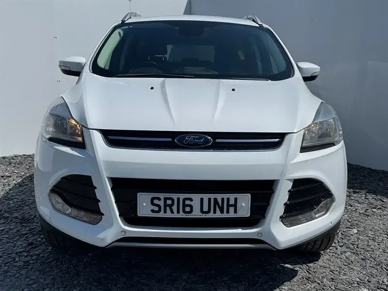 Used Ford Kuga Titanium 182 HP (133 kW) 2016 White SUV