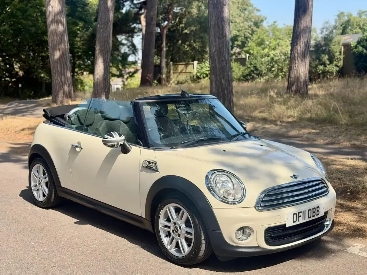 Used Mini ONE 98 HP (72 kW) 2011 White Hatchback