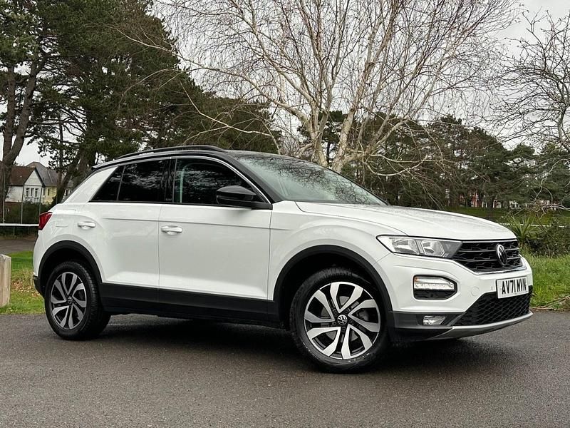 Used VW T-Roc Active 150 HP (110 kW) 2021 White SUV