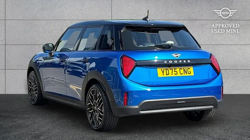 Used Mini Cooper Hatch 114 kW (156 HP) 2026 Blue Hatchback